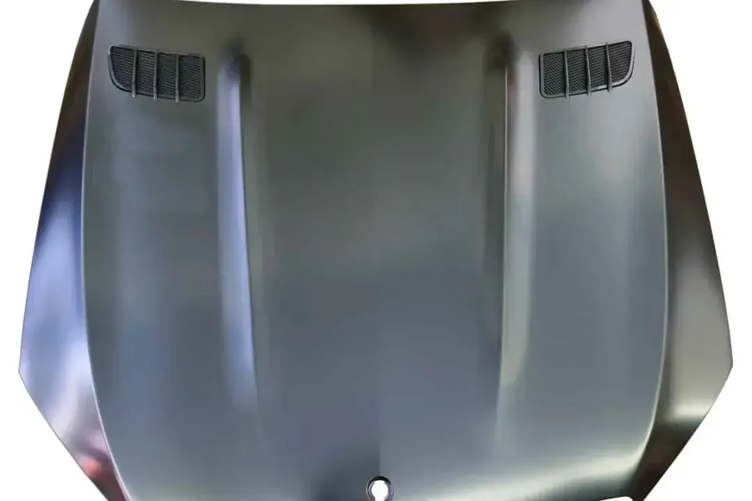 a2058800057 c   w205 amg hood with air vents . 1